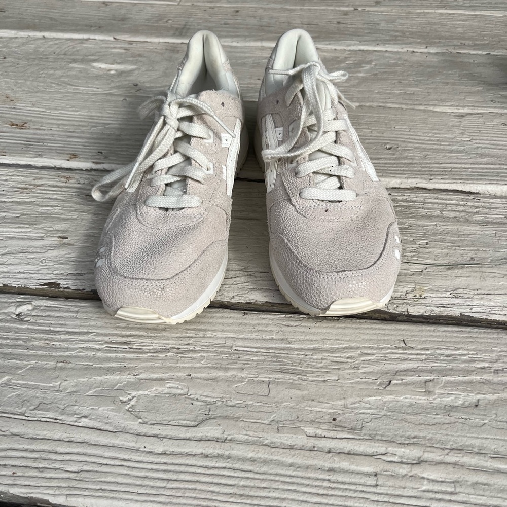 ASICS gel lyte III Womens size 8 sneaker , worn once
